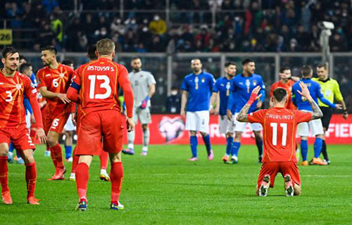 فيديو  إيطاليا تغيب عن كأس العالم بهدف مقدوني قاتل