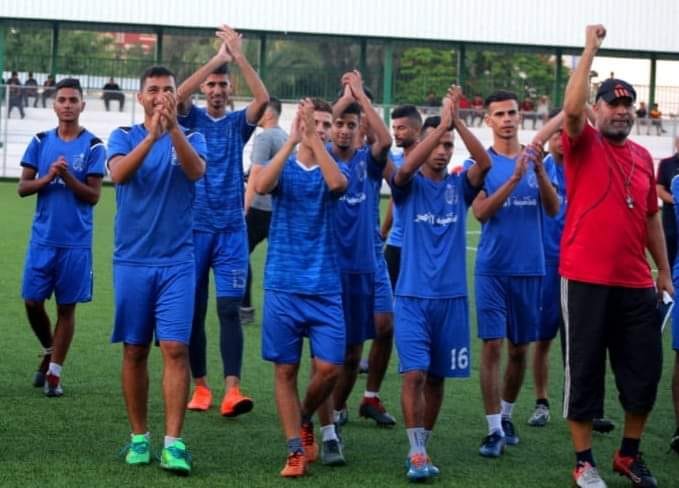 خليفة مستمر مع بطل الدوري