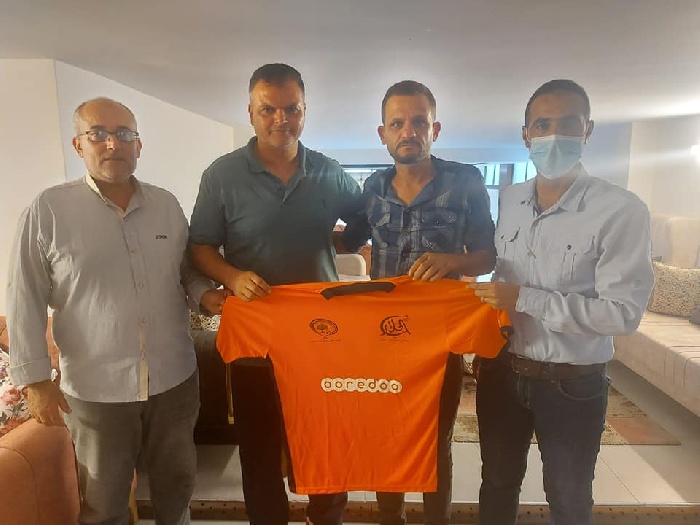 أسما الجلا يعتمد جهازه الفني