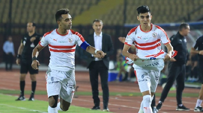 أشرف بن شرقي لاعب العام في الزمالك