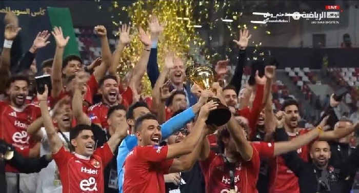 الأهلي يصعق الزمالك ويتوج بطلا للسوبر المصري