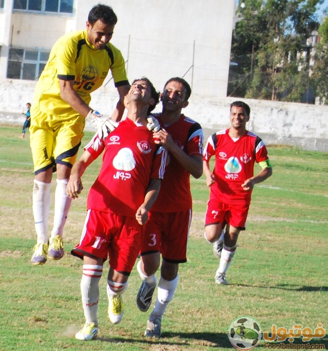 الذئاب تقهر كبار الدوري ذهابا وترنو لتقديم الأفضل