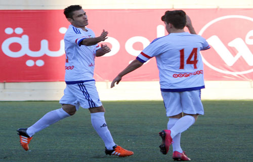 مهاجم منتخب فلسطين يعتزل كرة القدم