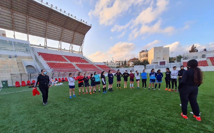 تجمع شابات فلسطين استعدادا للتصفيات السيوية