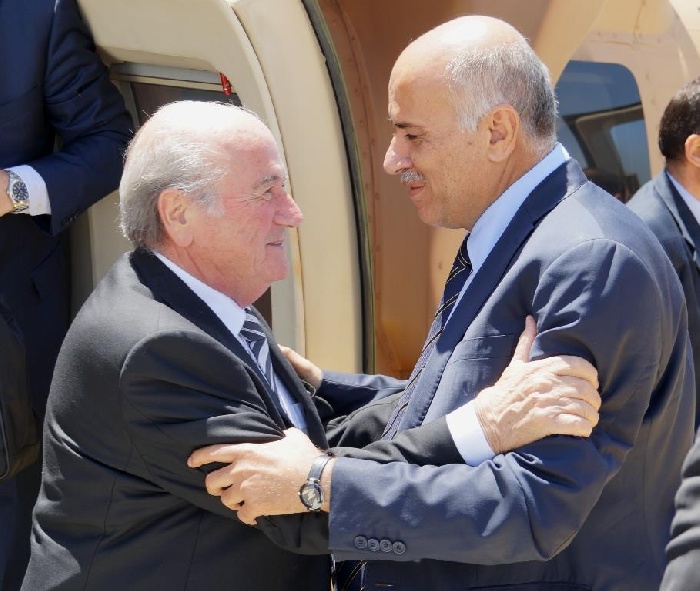 اللوا الرجوب ن الأوان لكي ترفع الفيفا الكرت الأحمر في وجه إسرائيل