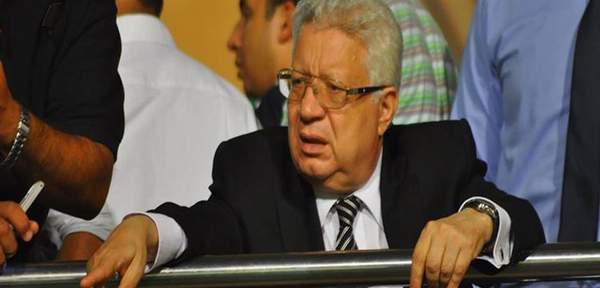 بالدموع  مرتضي منصور يعلن استقالته