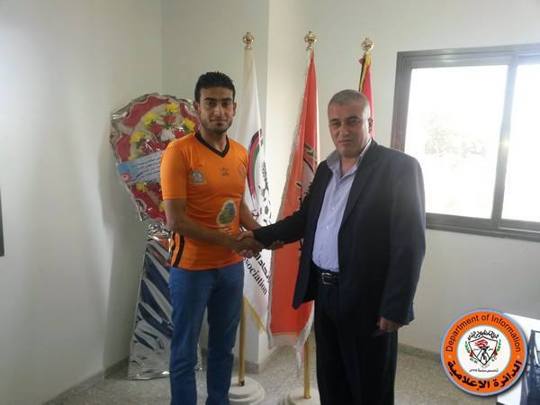 صور  عرام والسدودي يوقعان على كشوف الطواحين