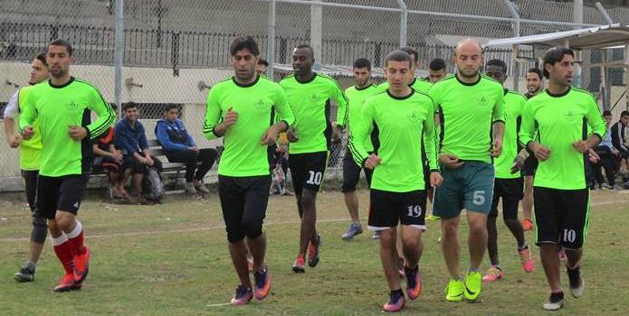 المركز الأخير ينهش في لحم الذئاب