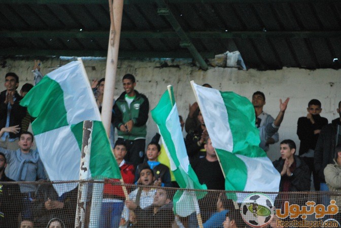 رايات الصدارة ترفرف باللون الأخضر