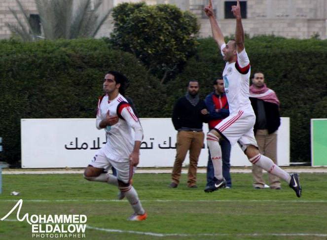 صور  هدف صالح يضع  العميد  في الصدارة