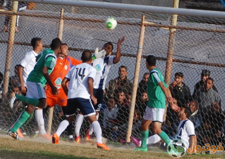 صور   الأخضر  يضرب  الهلال  بثلاثية