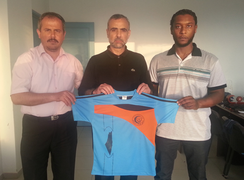 الهلال يكشف عن القميص الجديد لمدرسته الكروية