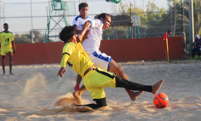 انتصاران للصلاح ونما في افتتاح البطولة الخامسة لكرة القدم الشاطئية