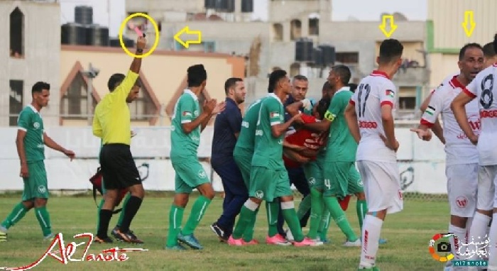 الممتازة أول البطاقات الملونة