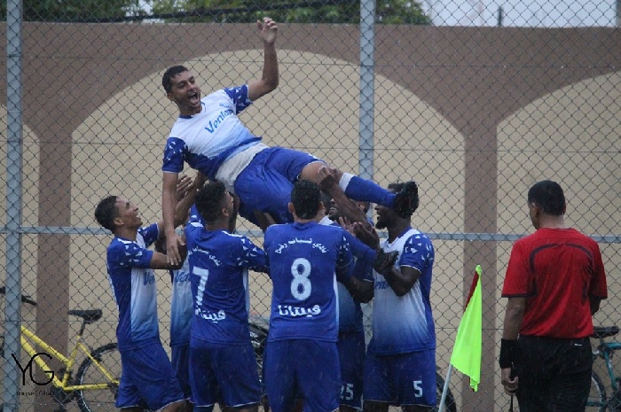 فيديو عـنـدلـيـب الـزعـيـم يـغـرد مـجـددا