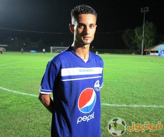 محمد صيام يوقع على كشوفات العميد