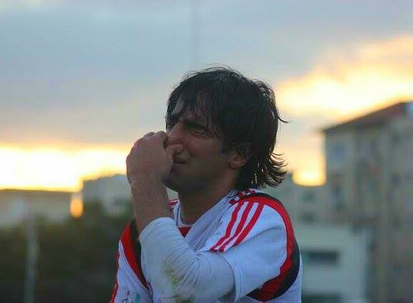 دموع  صالح  تجسد فرحة  العميد 