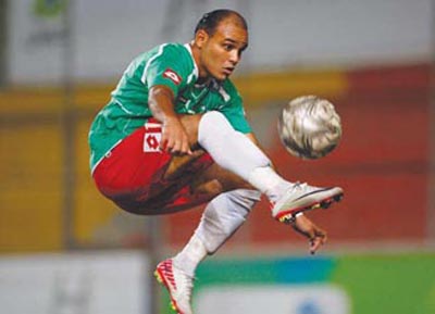 بلاطة يدخل سباق التعاقدات ويضم العمور