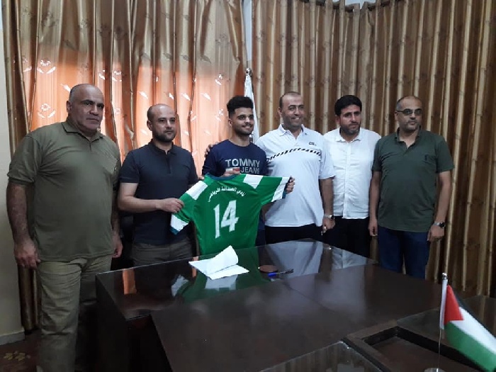 الصداقة يضم لاعب الأهلي المصري