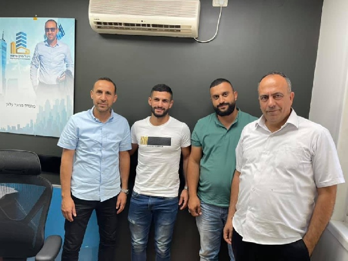 لاعبان جديدان يعززان صفوف جبل المكبر